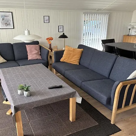 Enida - 350m To The Fjord By Interhome Feriehus