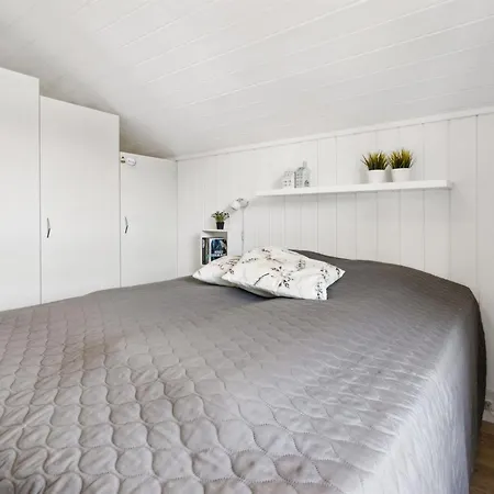 Enida - 350m To The Fjord By Interhome Feriehus